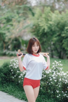 夜店DJ女跳舞衣服